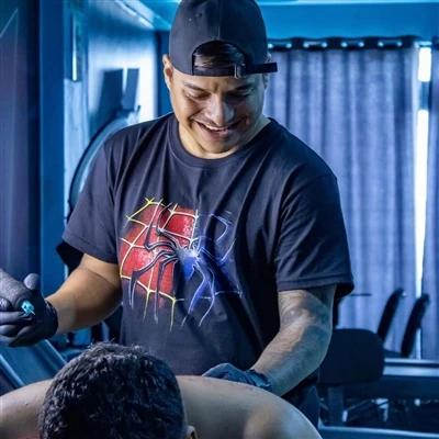 Tatuoo rassomingizni qanday tanlash kerak